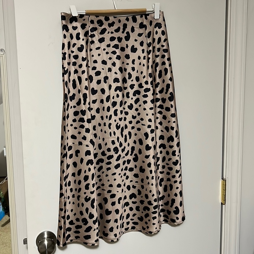 Leopard print midi skirt (worn once!)